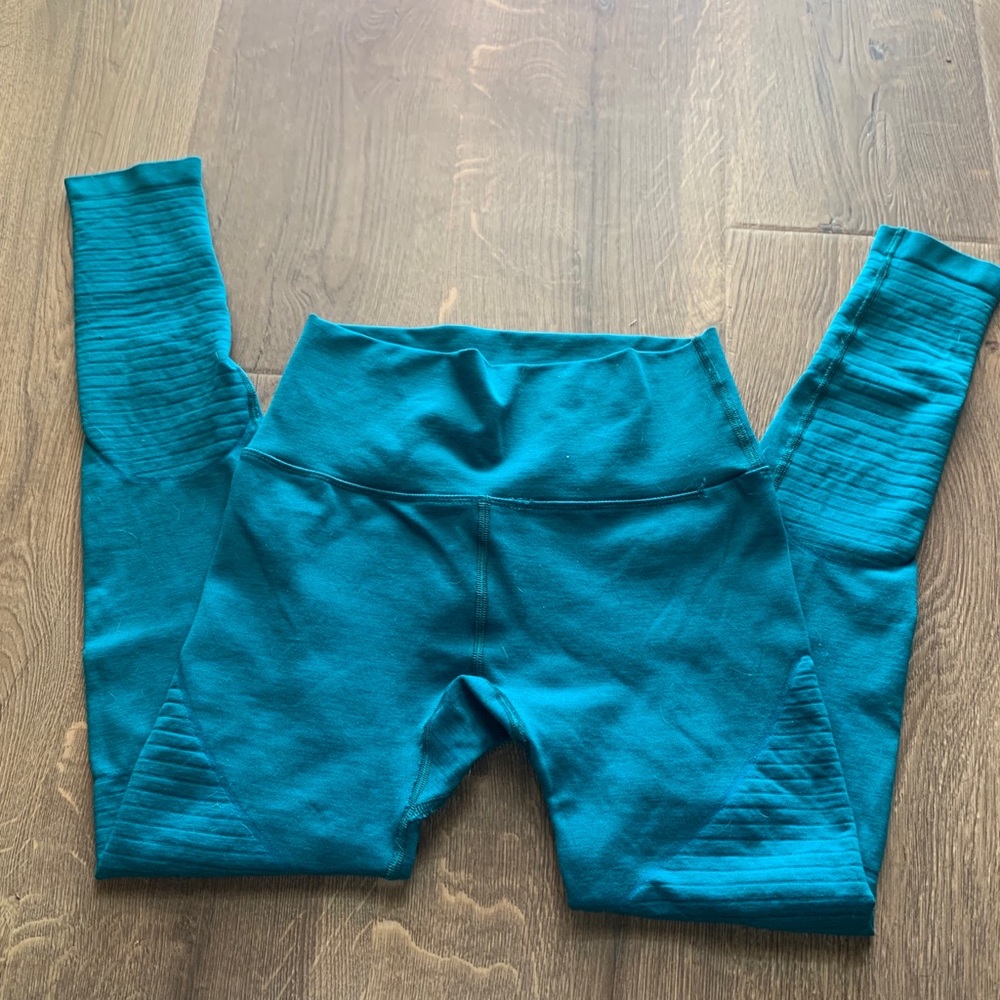 Alphalete revival leggings